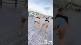 novinha dançando funk