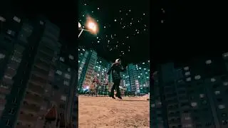 Пошла показать себя звëздам. 
