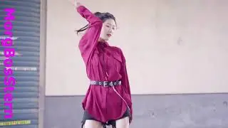 Energetic Cute Chinese Girl Lights Up. Энергичная Симпатичная Девушка Китаянка Зажигает