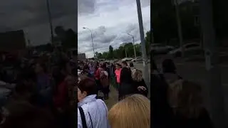 Эвакуируют 