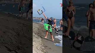 Kid can’t reach the bar of his kite! 🤣