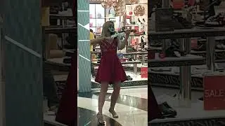 ТЦ Европа .На скрипке