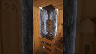 Красивая мощная банная печь в современной шикарной парной 