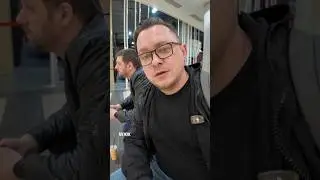 Как снимать себя в людных местах