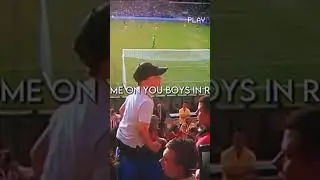 Little PSV fan leads the crowd😍