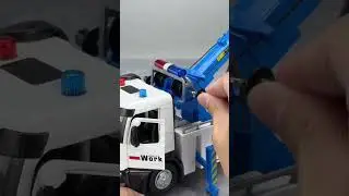 Road rescue tow truck is here~ Double hook plus trailer design, this is called professional!