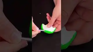 I’ve NEVER seen that tool! 🤯 Cool makeup hack #hack