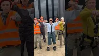 Едем нашим коллективом на ваши корпоративы 🤪 