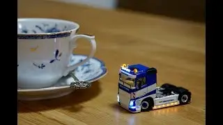 In a corner of tea break. / 1:87 micro RC - Herpa VOLVO FH