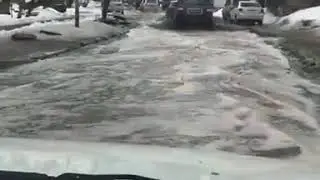 Владивостокцы боятся, что «бассейны» на дорогах превратятся в каток