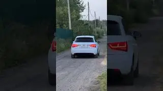 Сестра едет первые метры на своей машине)