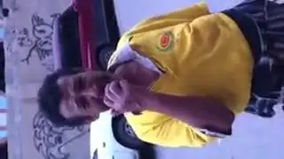 Chaqaloqcha gapira oladigan erkak