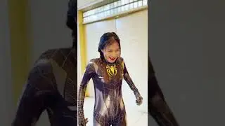 Body Swap - Bad guy impersonates Spidegirl to harm teammates 