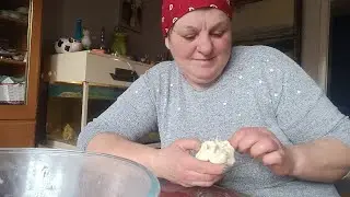 Морозы нас не отпускают 🥶Леплю манты жду детей.
