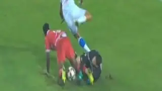 شاهد لحظة اصابة الحارس معز حسن حارس المرمى الافريقي - اصابة معز حسن لاعب كرة قدم تونسي 😱