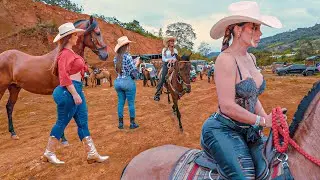 Impresionante Desfile a Caballo en COLOMBIA 🇨🇴 Hermosas Amazonas en Trujillo - Valle 😍 2024