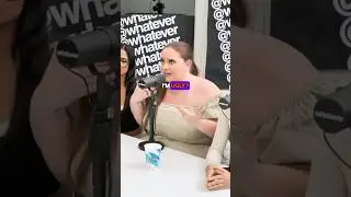 Girl thinks she’s the most beautiful model in the world ! 👀