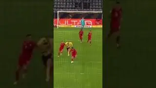 Haaland tossed Goretzka to defend the counter😳