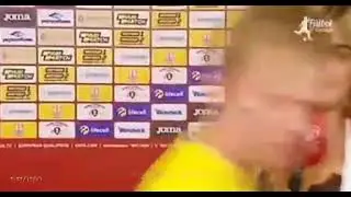لحظات القبلات التي لاتنسي في تاريخ قرة القدم