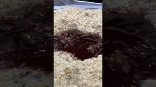 Можно вечно смотреть на три вещи, как горит огонь, как работают люди и как готовится ПЛОВ