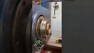 Коробка передач на токарном станке . turning-milling machine 