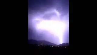 relámpagos en la noche ^^