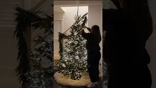 Decorate my Christmas tree with me 🎄♥️ 