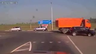 ДТП на глазах у инспекторов ДПС