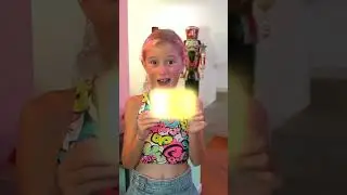 Giorgia e Giada rubano 50 euro a Papà Salvo e vanno al Parco giochi di Nascosto! 