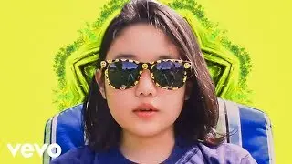 Superorganism - Everybody Wants To Be Famous (Official Video)