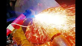 Разрезание пропанового баллона плазморезом на токарном станке.