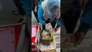 НАШУМЕВШИЕ МАНТЫ ДЯДЬ КОЛИ, 30 ЛЕТ ПРОДАЕТ МАНТЫ НА БАРАХОЛКЕ