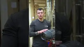 Дымоход в цвет кровли или нейтрального серого цвета. Качественно и красиво   