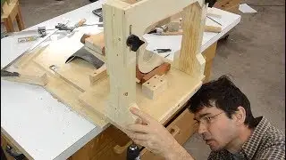 Pantorouter vertically adjustable template holder