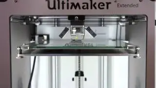 Работа 3D принтера Ultimaker 2 Extended