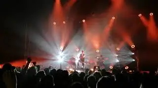 Papa Roach - Falling Apart (Acoustic) (Live) | Budapest | Papp László Arena