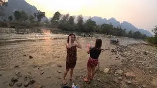 ЛАОСКИ МОЮТСЯ В РЕКЕ - ЦЕНЫ В ЛАОСЕ
