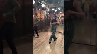 Ryu & Yuna Salsa On2 Lesson @El Cafe Latino