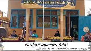 Latihan Upacara Adat