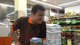 УКУРЕННЫЙ КАССИР В  ДИКСИ?! ЗАБЫЛ КАК ПРОДАВАТЬ ТОВАР И ПРОБИЛО НА ХАХА