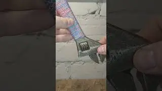 Возьми на заметку! Как легко и просто вытащить гвоздь ключом.