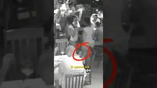 Девушки украли сумку в кафе 🤯