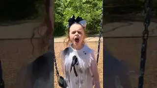 OMG, I Ran into a JoJo Siwa Fan! 😱 