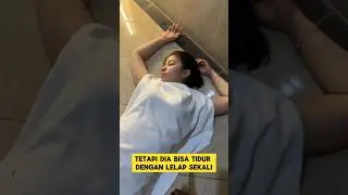 momen lucu ketika punya teman yang kalau sudah ngantuk dimana saja biasa tidur ‼️‼️ 
