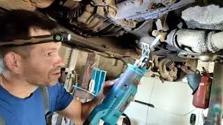 Режу глушитель AUDI A4 сабельной пилой  LYUWO LW-F20