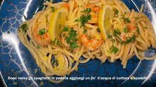 Spaghetti con crema di limone e gamberi