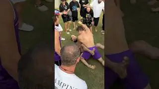 🤬НАНЁС ЗАПРЕЩЁННЫЙ УДАР! В драке Макаряна и Исраила в ход пошли и пальцы в глаза, и удар в пах 