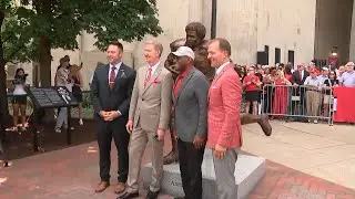 Archie Griffin statue unveiled at Ohio Stadium