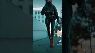 WALKING IN TIGHT PAIRADIZE LEGGINGS AND TAJNASHOES HEELS 