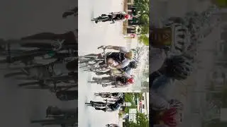 Filmed a Pro Cycling race on my iPhone .